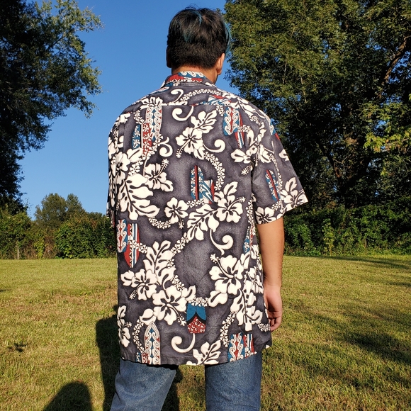 Vintage Hawaiian Shirt Made in the USA - Picture 4 of 5
